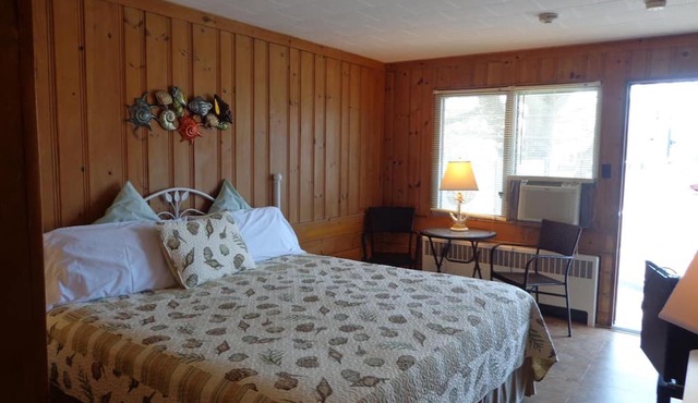 Town & Beach Motel