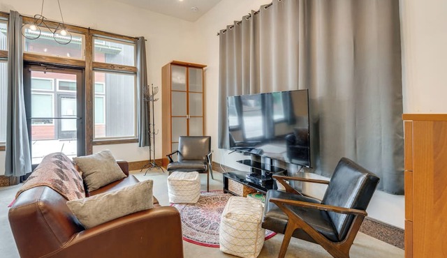 3 Blocks to Dtwn! Cozy Sedro-woolley Retreat!