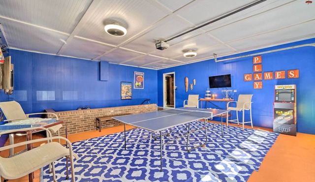 Dobson Getaway w/Private Pool & Game Room!