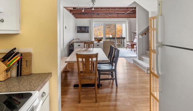 Family condo w/resort access & patio in Bolton