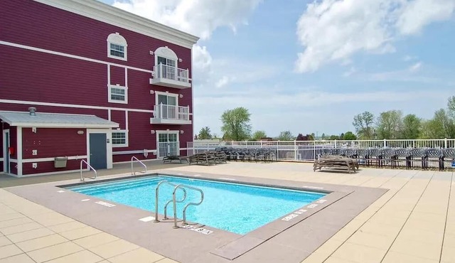 Downtown Condo with w/2 pools & Gym - Beach, Shops & Restaurants | Lake Time in New Buffalo