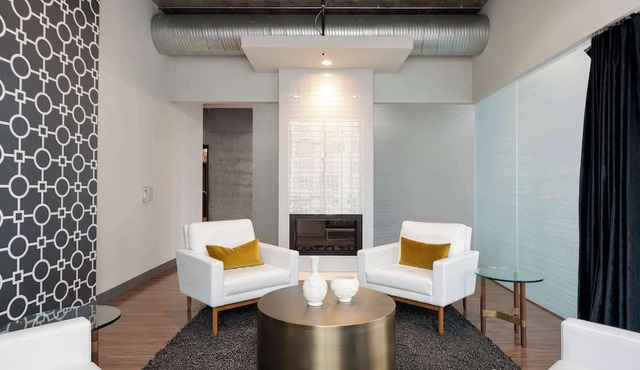 Top Floor Views + Central Comfort in Chicago