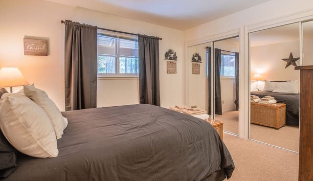 Apache Pines | A/C, 3 BR & Summer Pools