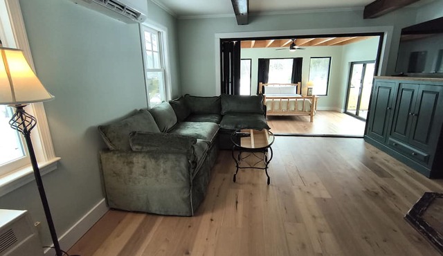 Pastoral, dog-friendly home surrounded by lush woodland with free WiFi & firepit