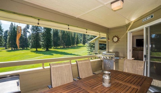 Get Lost Guest House - Sweeping Views of Fairways