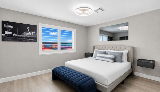 Upgraded King Beds Pool BBQ Near Strip
