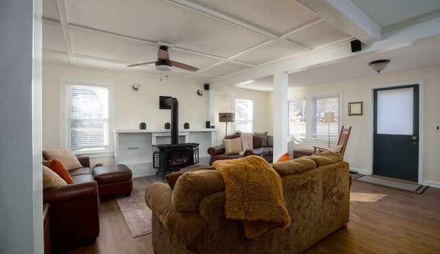 The Lodge House - Centrally Located Cheerful 5BR - Minutes to Gore!