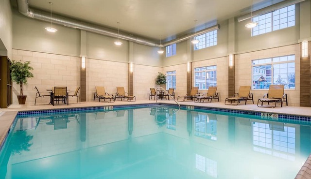 Free Breakfast Buffet. Indoor Pool. Studio Near Lehigh Valley International Airport