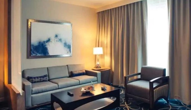 2BD/Vegas - Private Living Room and Kitchen in your Condo!