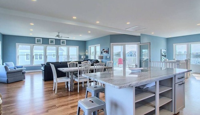 Custom built “Accessible Home", Ocean views in York