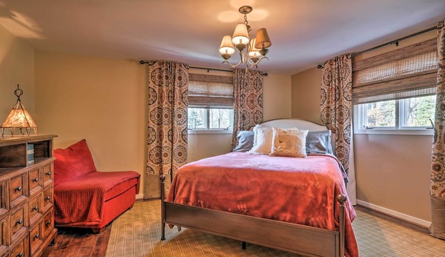 Macungie Cabin w/Fireplace Near Bear Creek Skiing