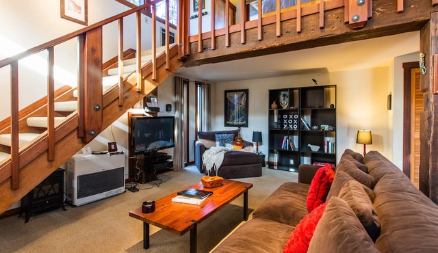 Chapman Point Cottage- lavish simplicity across the bay from Mendocino