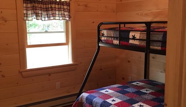 New Pine Cabin in the white mountains walk to white lake new