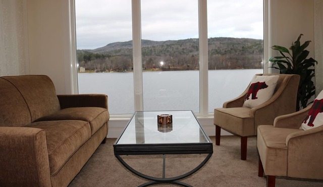 Black Bear Lodge: Lakefront Home on Mascoma Lake in Lebanon