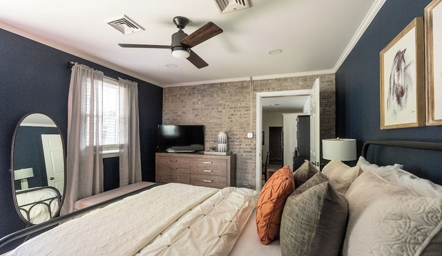 Newly renovated Carriage House, on lovely property near Intercourse, PA