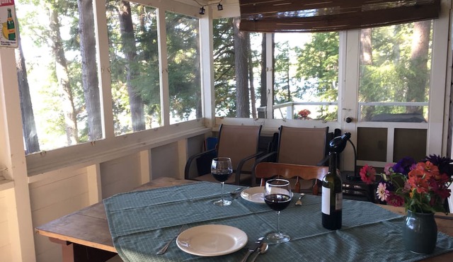FALL SPECIAL A Yankee Magazine-Featured Retreat-West Breeze -Lake Winnipesaukee in Wolfeboro