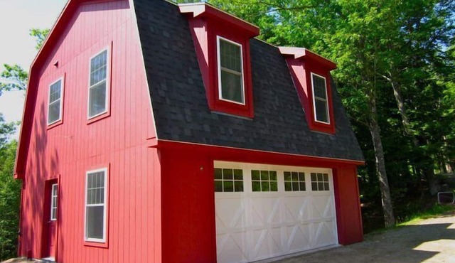 Charming Sunny Studio with Detached Garage in the Upper Connecticut Valley in East Thetford