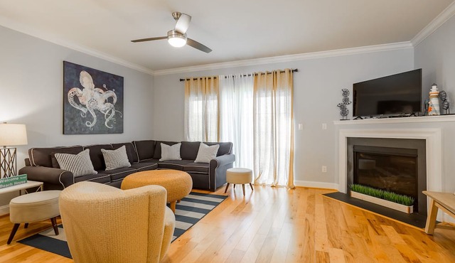 Dog Friendly Rehoboth Beach Townhouse Pool Parking