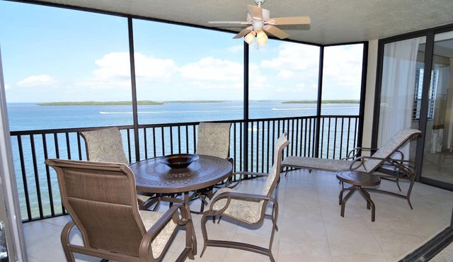 Sanibel Harbour Resort Harbour Tower 516: Luxury unit overlooking the sparkling waters