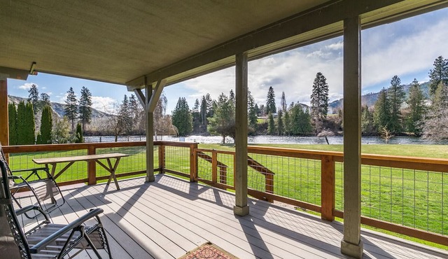 Peshastin River Place-Riverfront near Leavenworth
