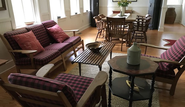6 BR 'CAMP' House on Twin Lakes - Epic Historic Property in Salisbury