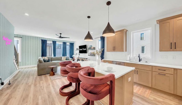 4BR Nashville Hideaway - Rooftop Views - Fire Pit