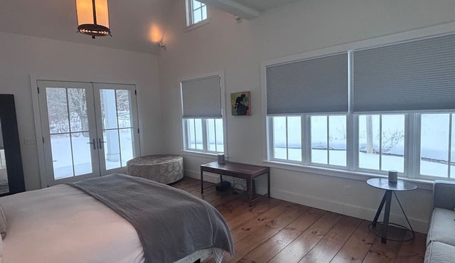 Peaceful Vermont Farmhouse Escape