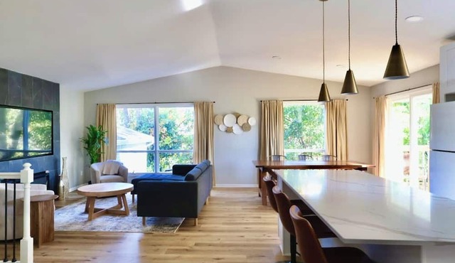 3BR w/Fireplace 7 Min to National Sports Center Pet-Friendly Quiet Area in Blaine