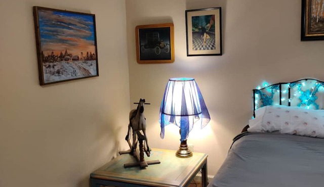 Spectacular views from this Terrific studio with AC near balloon fiesta.