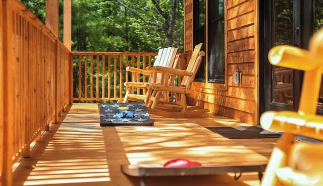 Family-Friendly 5BR Cabin - Near Pisgah National Forest & Brown Mtn OHV Trails in Lenoir