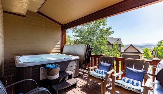 Top-Rated Park City Retreat - Sleeps 12 King/Queen Beds Hot Tub Near Ski Resorts