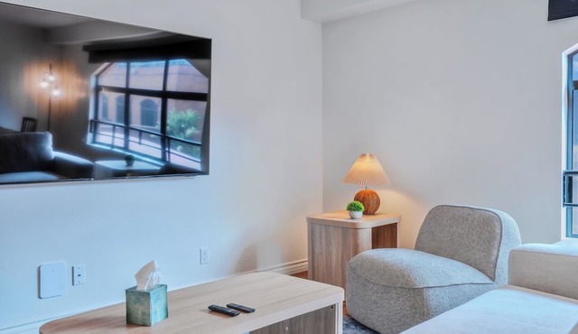 Lovely Beachside 2-Bedroom Apartment