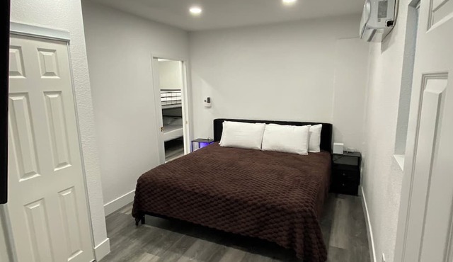 Lovery private room 2BR.2 miles form Las Vegas strip and airport in Las Vegas