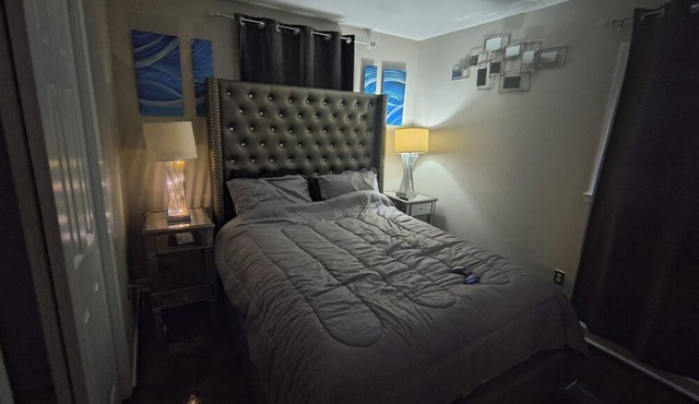 Beautiful Peaceful 4-bedroom house with AC - 10 mins from Downtown
