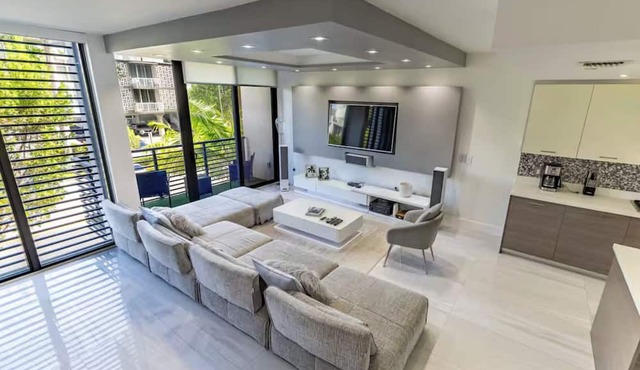 Minutes 2 the Beach 4BR Modern Luxury Walk to Bal Harbour