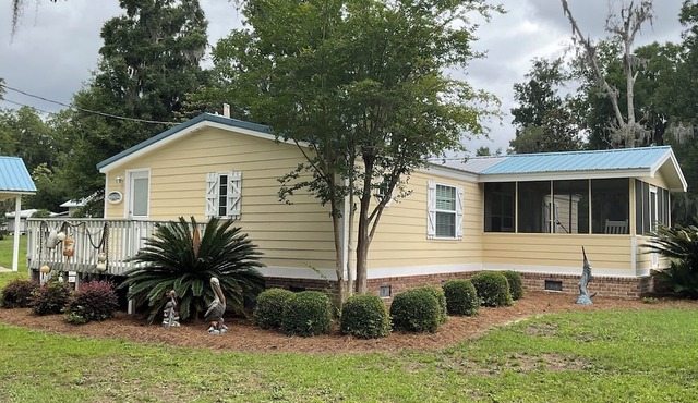Shellpoint in Townsend Ga. Spacious 3-bedroom mobile home lodge fee 129. a night