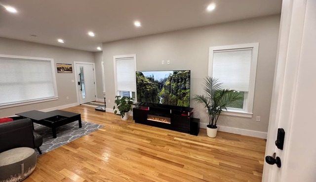 Modern/Luxury Condo Norwood in Norwood