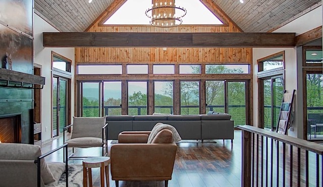 5 Br: Cupp Runneth Over - Luxurious retreat nestled 9.7 miles from Snowshoe in Slatyfork