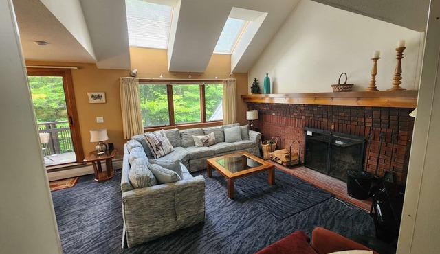Ski In/Out Sunrise West Glade 3 BR 3 BA Trailside, Sauna, Pool, Hot Tub