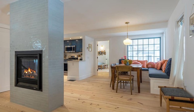 Franklin luxury Chalet w/guest house and central AC in MANCHESTR CTR