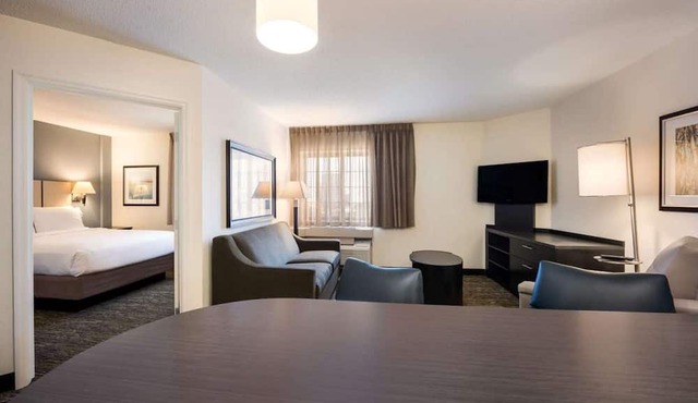 Comfort and Convenience! 2 Comfortable Units, Full Kitchen, Pets Allowed Here!