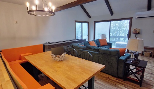 Rustic Mountain Escape. Waterpark, Ski & Views! in Tannersville