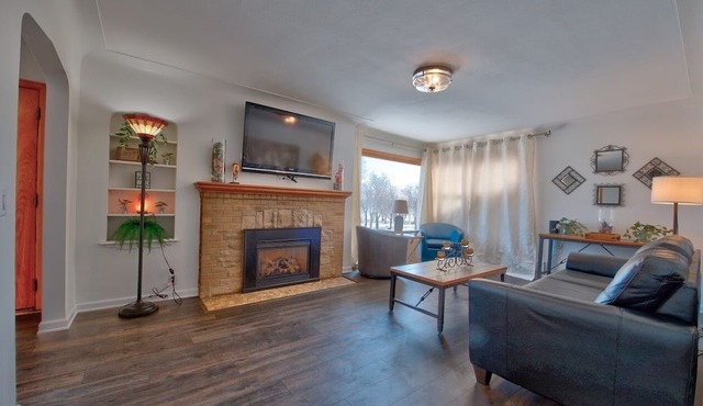 Charming 4-Bedroom, 2-Bath Retreat Near Lake Nokomis – Now 20% Off!