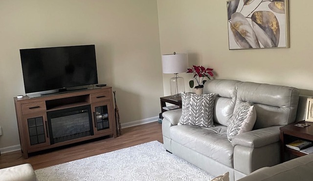 Charming house with 1-bedroom for rent in pleasant Morrow with AC, WiFi.
