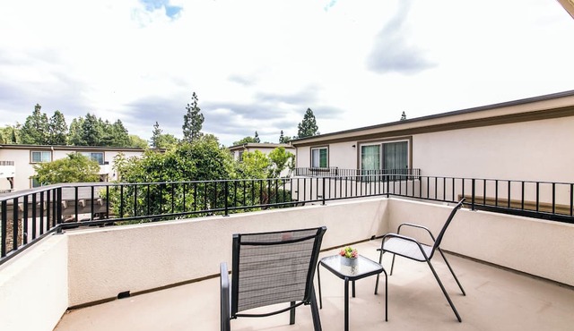 Peaceful & Gated 2 King Bd 2 Bth, 1 Gig WiFi near CLU, FSAC & Proactive Sports