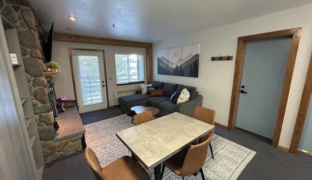 The Meadows- Charming 1BD2BA Ski Condo in Kirkwood