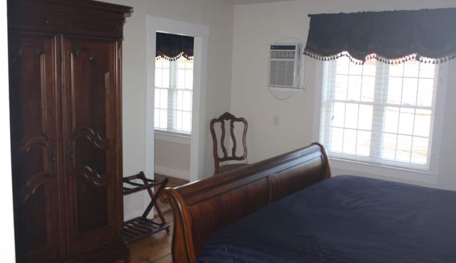 Antique farmhouse with spectacular mountain view in a bucolic setting. in West Windsor