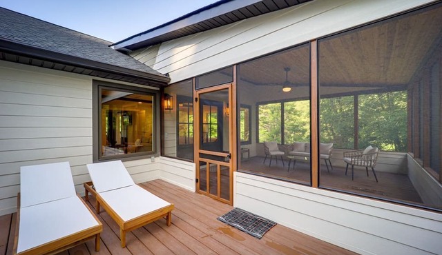 Cozy & private cottage, luxurious Hot Tub at Blue Ridge Mountains countryside