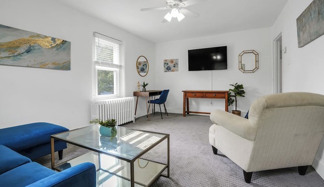 Huckleberry Haven: 4-bedroom Luxury Apartment in North Wales