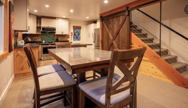 Astro's Dogwood Cabin ~ A/C and Rec Center Access in Dorrington